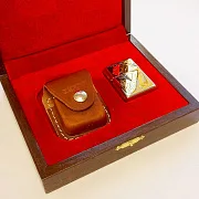 Сувенирная зажигалка Zippo "Вожак и стая" — фотография 4