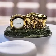 Сувенирные часы «Телец» с бронзовым быком — фотография 1