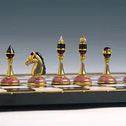 Шахматы из родонита в подарок — фотография 3